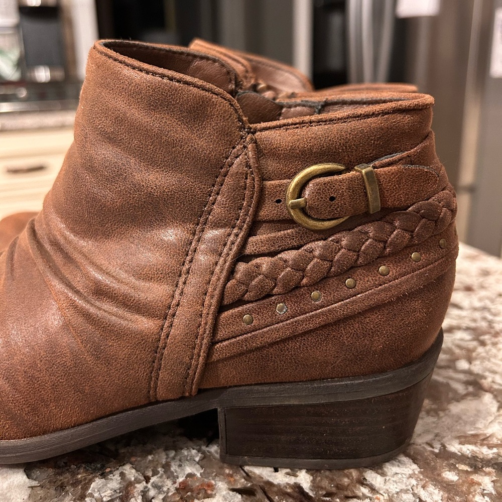 BareTraps Brown Ankle Boots - Picture 3 of 4